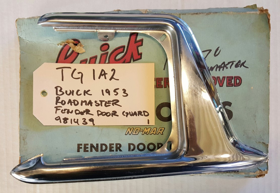1953 Buick Roadmaster Fender door guard - 981439
