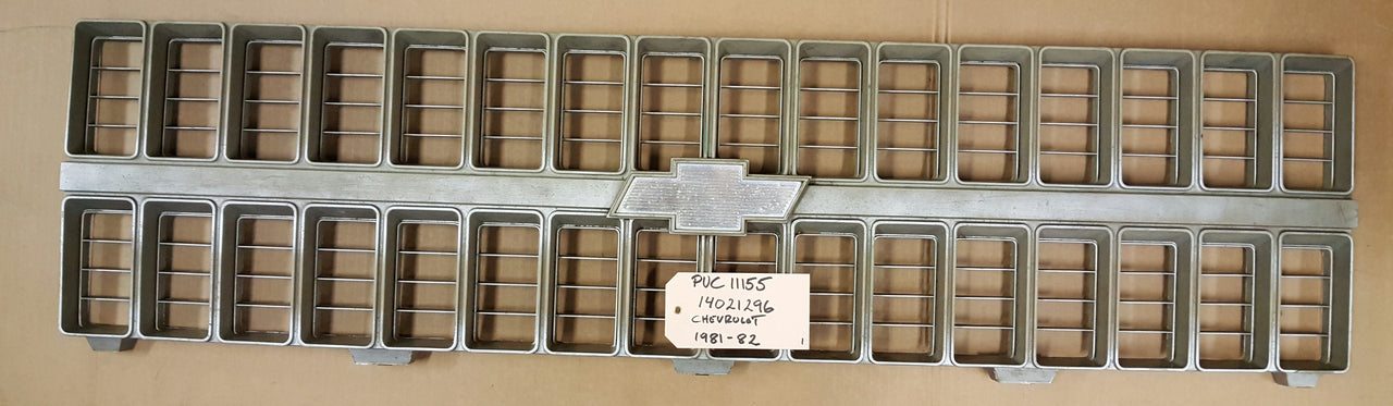 1981-82 Chevrolet CK Grille - BR14021296