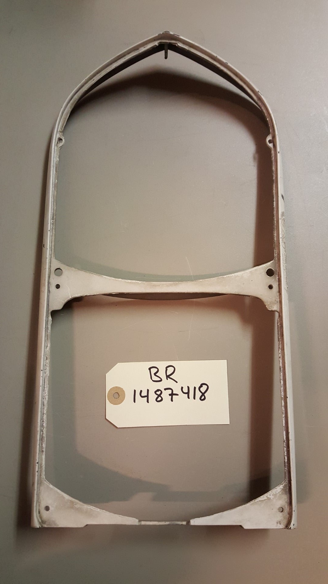 1967 Cadillac Fender extension  - BR1487418