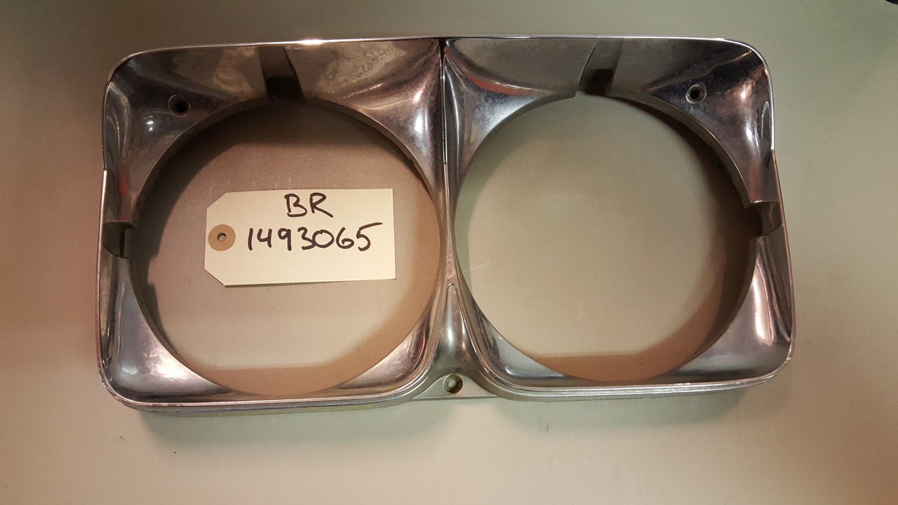 1969 1970 Cadillac Headlamp bezel - BR1493065