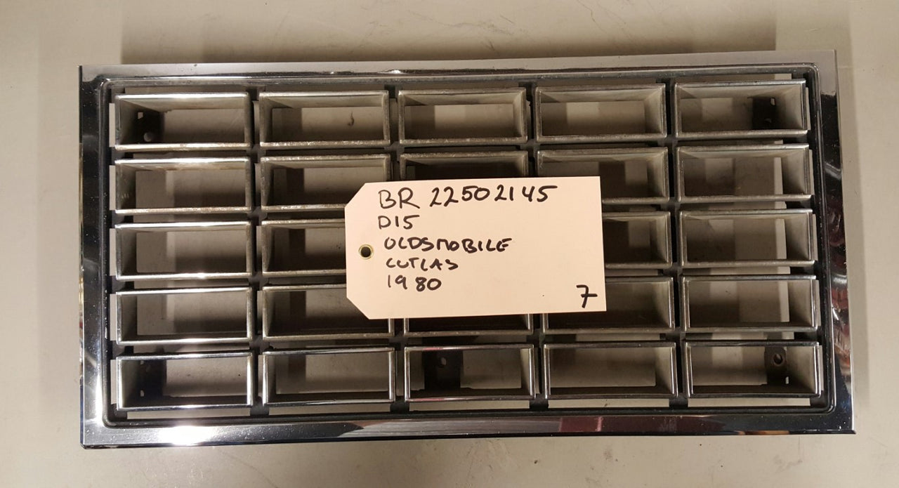 1980 Oldsmobile Cutlass Grille - BR22502145