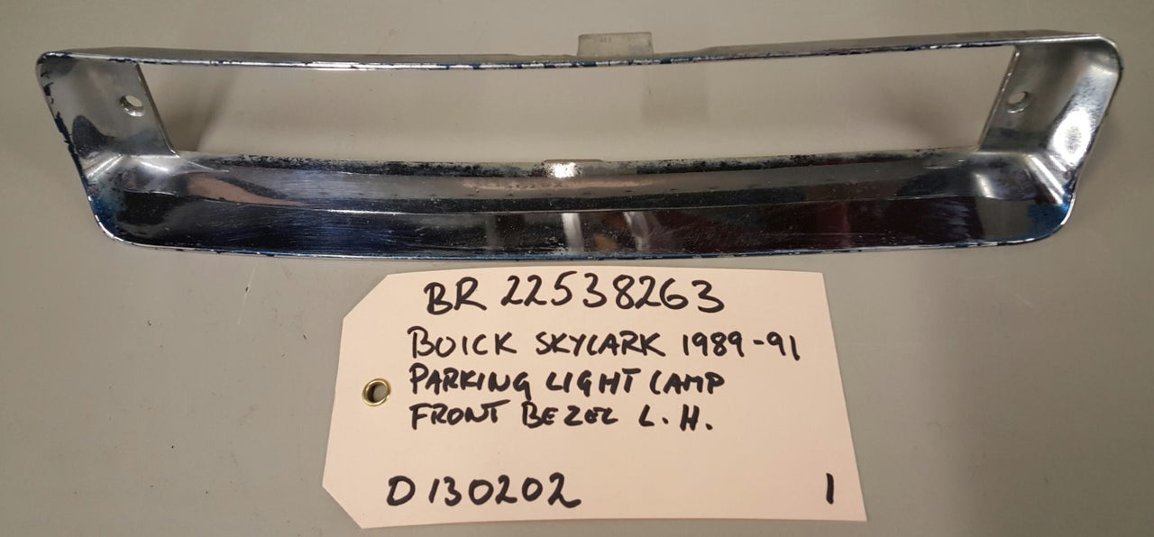 1989-91 Buick Skylark Parklight lamp frt Bezel LH - BR22538263