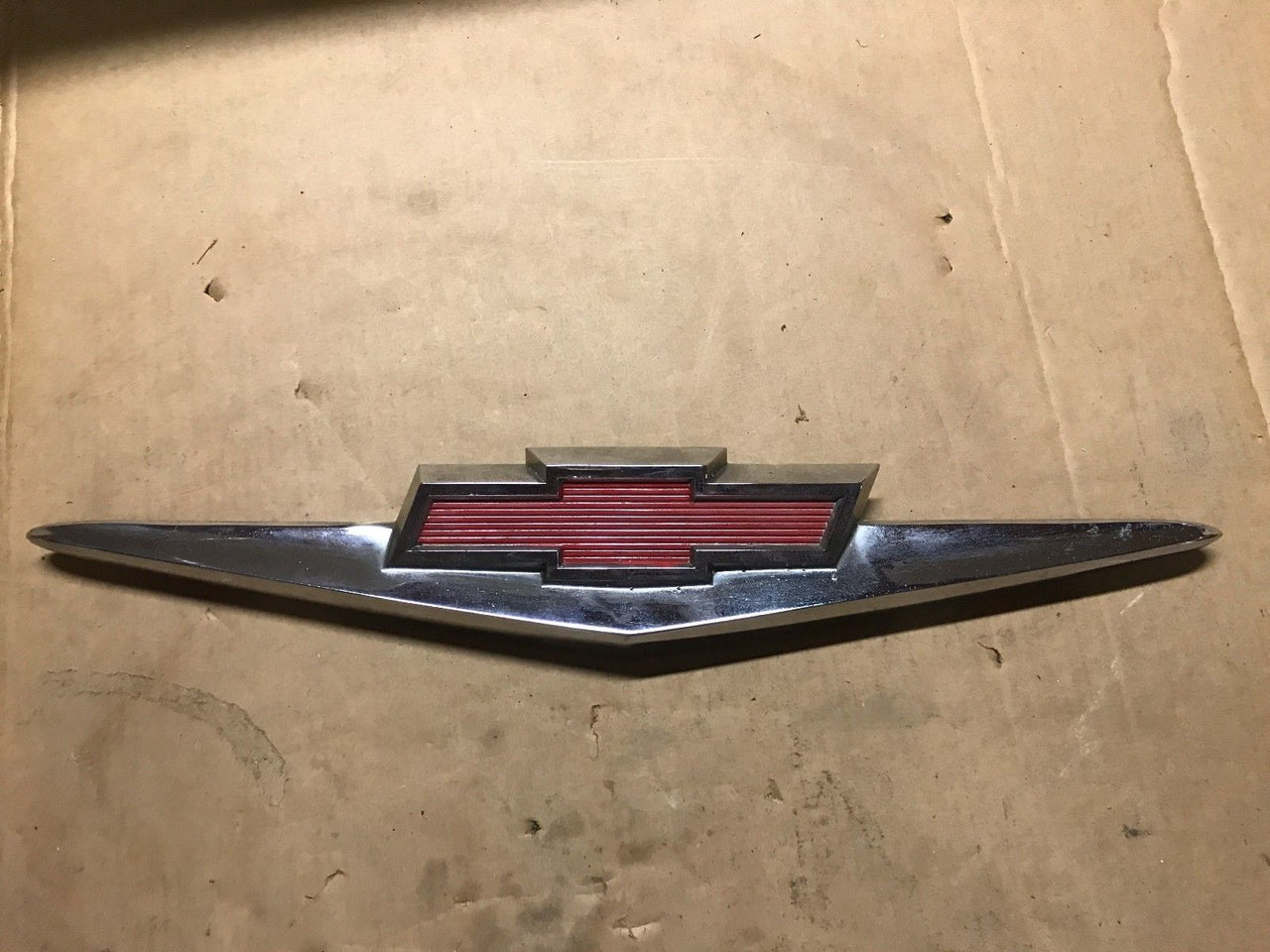 Truck Hood Emblem, GM 3768897 (3 Stud) 60-61 Chevy - BR3768897