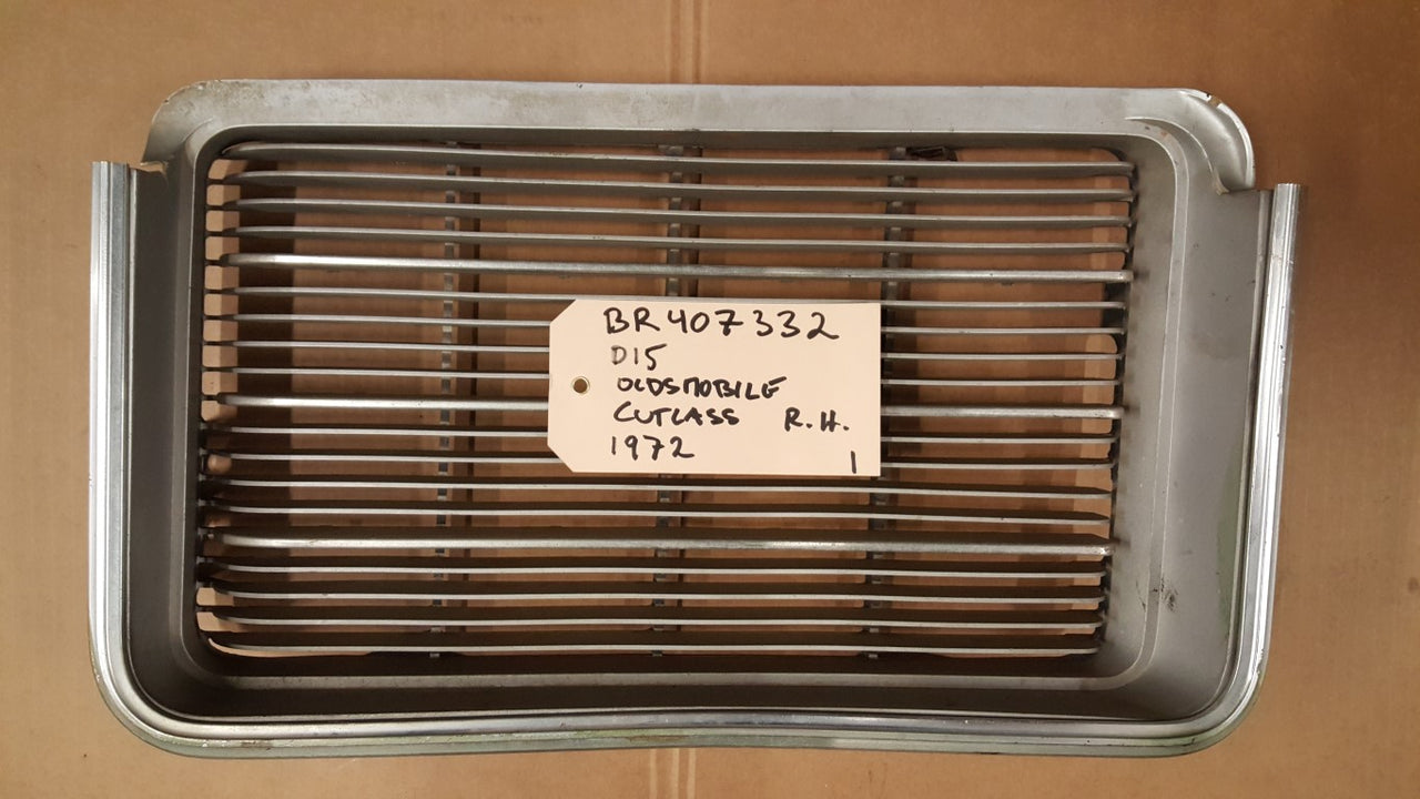 1971 Oldsmobile Cutlass Grille RH - BR407332