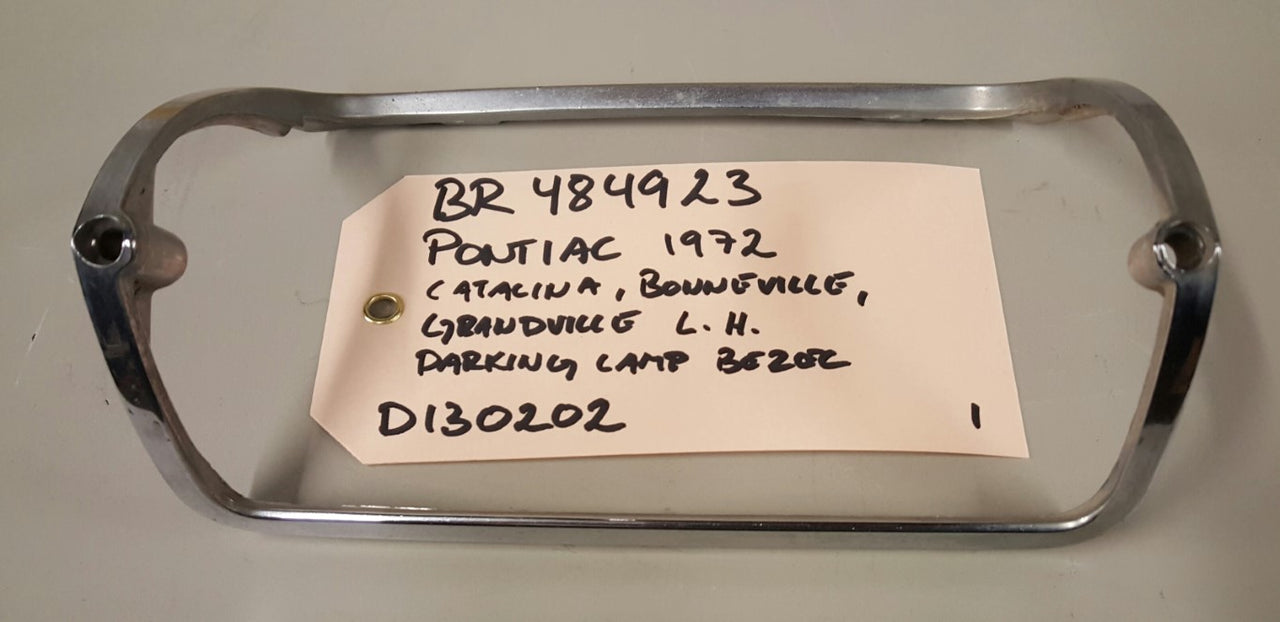 1972 Pontiac Cat/Bon/Grandv. Parking lamp Bezel LH - BR484923