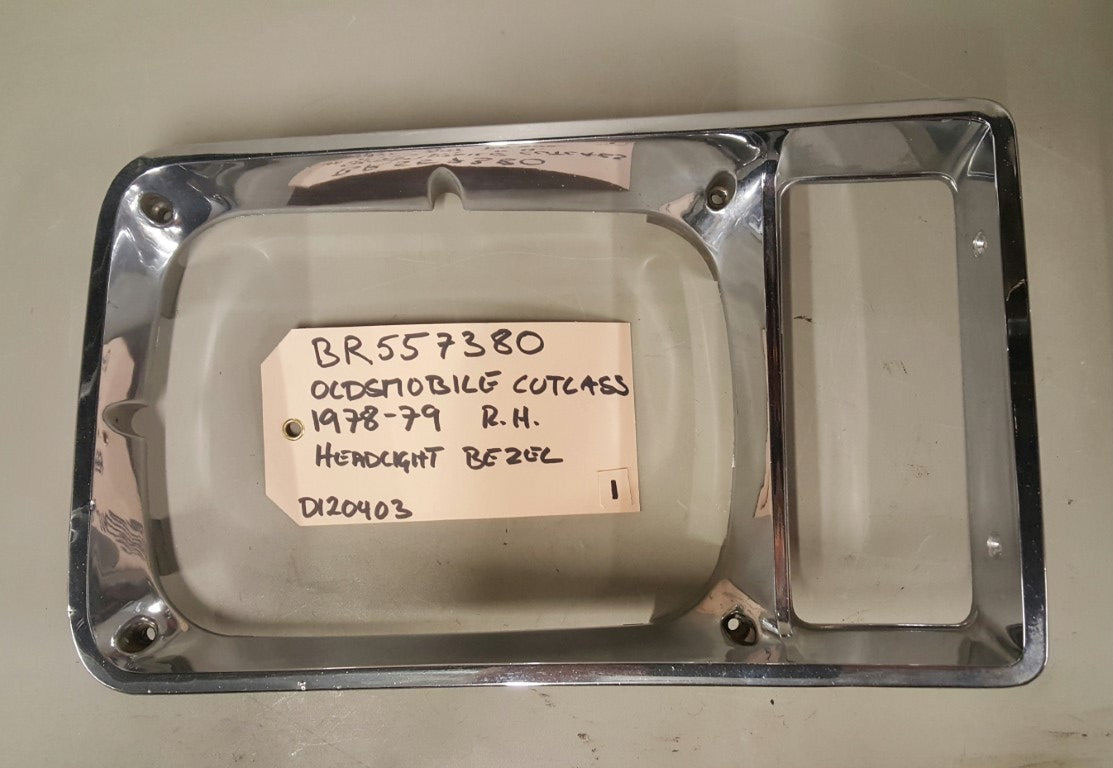 1978-79 Oldsmobile Cutlass Headlight Bezel RH - BR557380