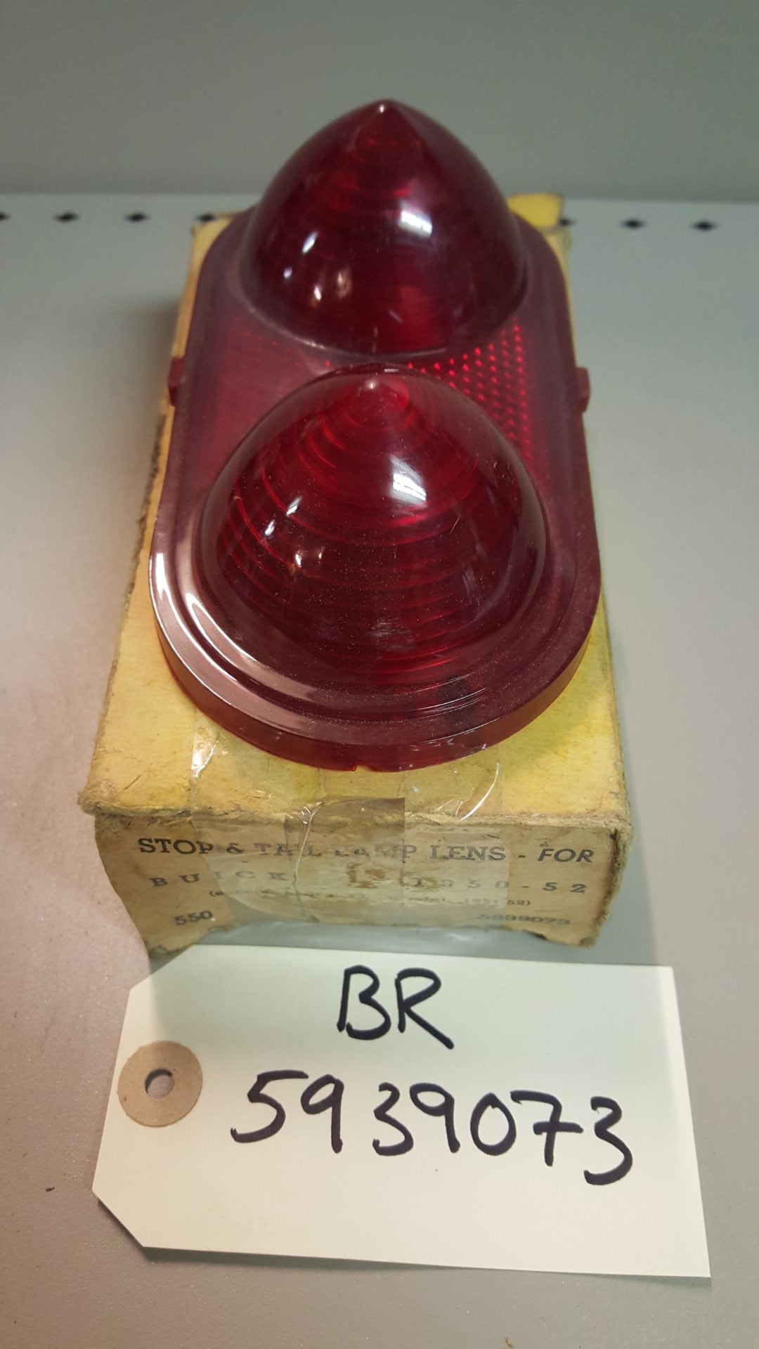 1950-52 Buick Stop & Tail Light lens - BR5939073