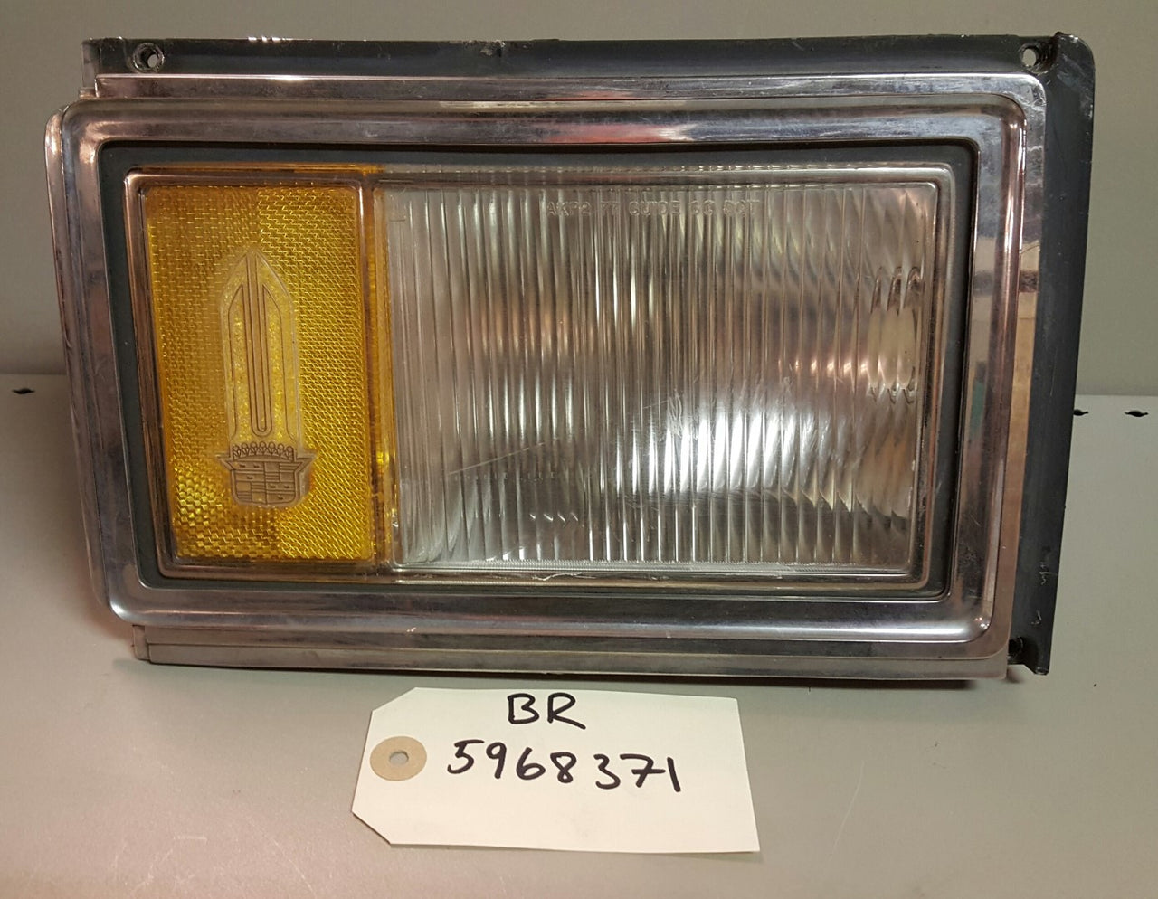 1977-79 Cadillac Cornering Marker Light RH - BR5968371