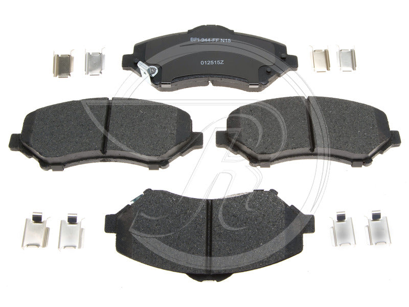 Pads D1273/1327 Wrangler 07-18 Voy/Journey 08-10 - MGD1273MH