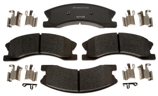 Pads D945 Gr.Cherokee 99-04 Fr. W/Akebono caliper - MGD945MH