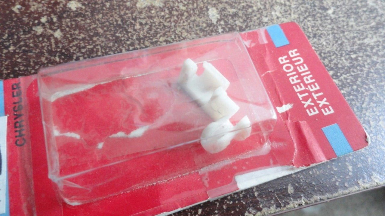 Door lock rod clip - MM75460