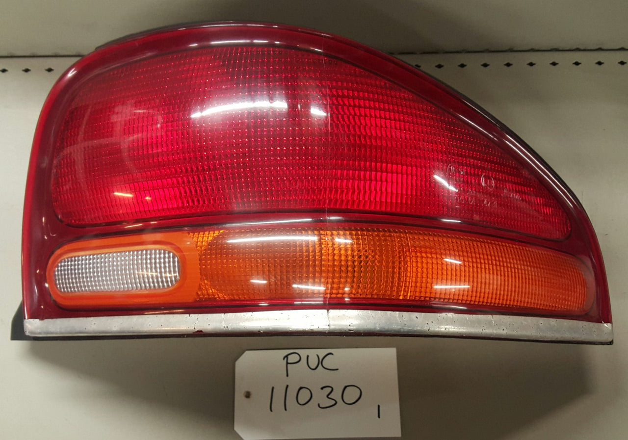 1995-00 Chrysler StratusTail lamp rh - PUC10030