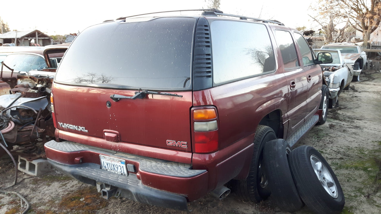2003 GMC Yukon Denali parts car - PUC1016