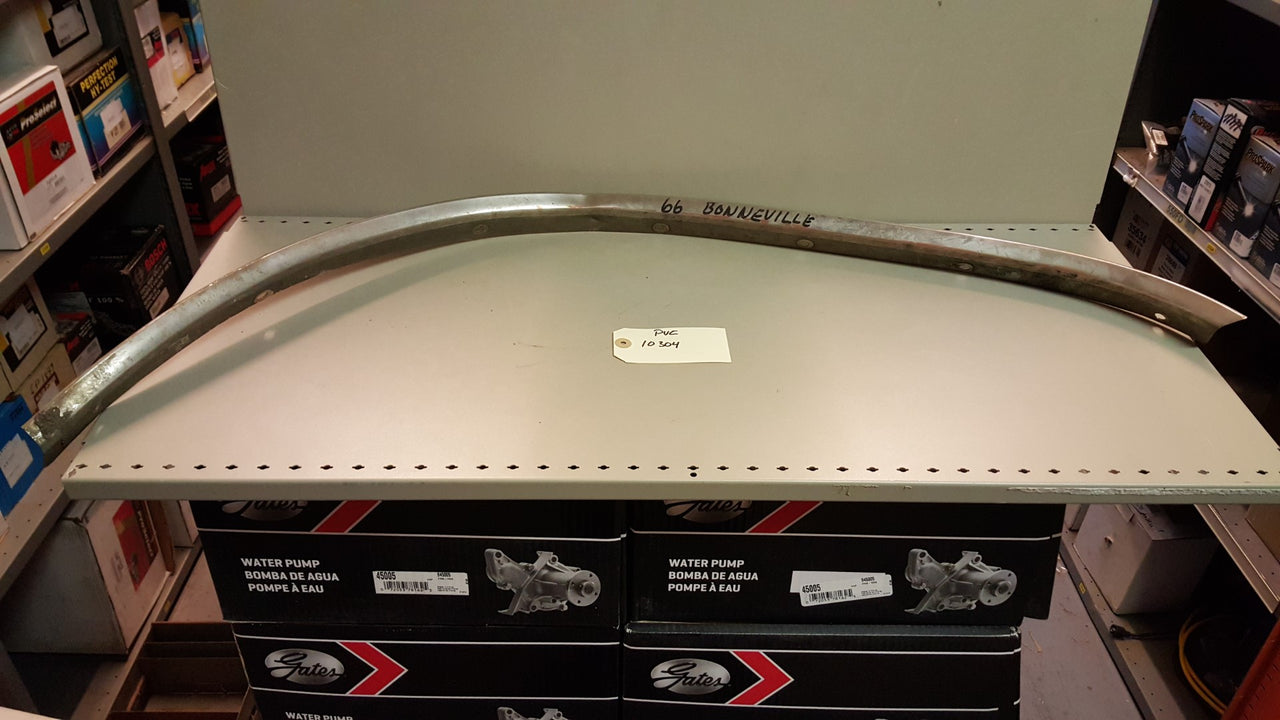 1966 Pontiac Wheel molding  - PUC10304