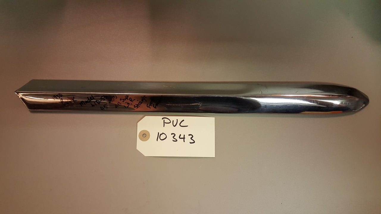 1950 Buick Super Molding front fender  - PUC10343