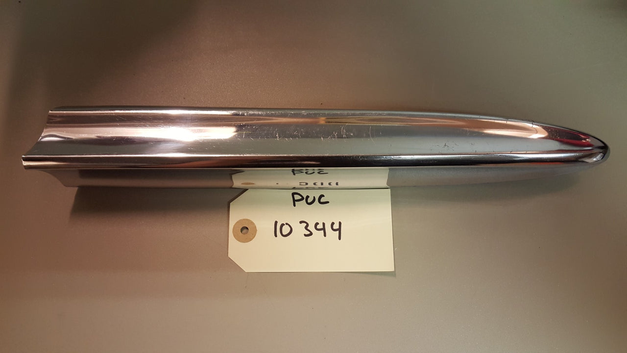 1957 Chevy Molding front fender  - PUC10344