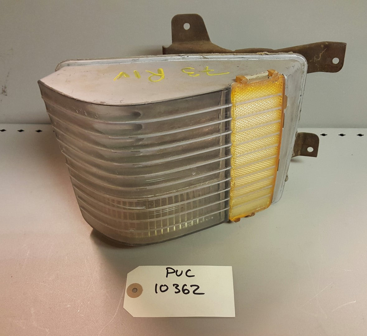 1973 Buick Riviera Turn Signal Lamp LH - PUC10362