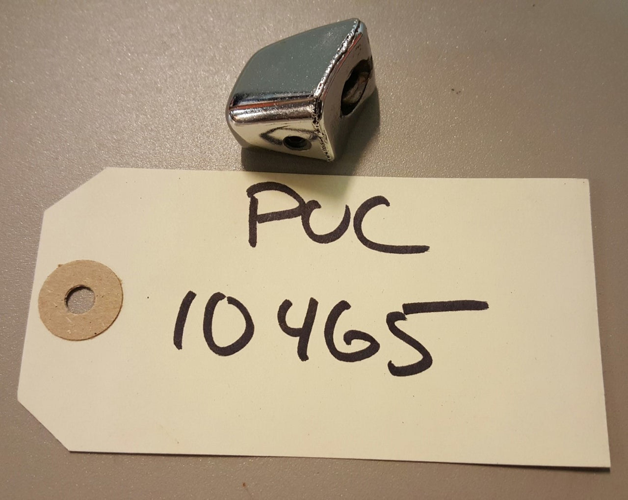 Seat adjustment buttom - PUC10465