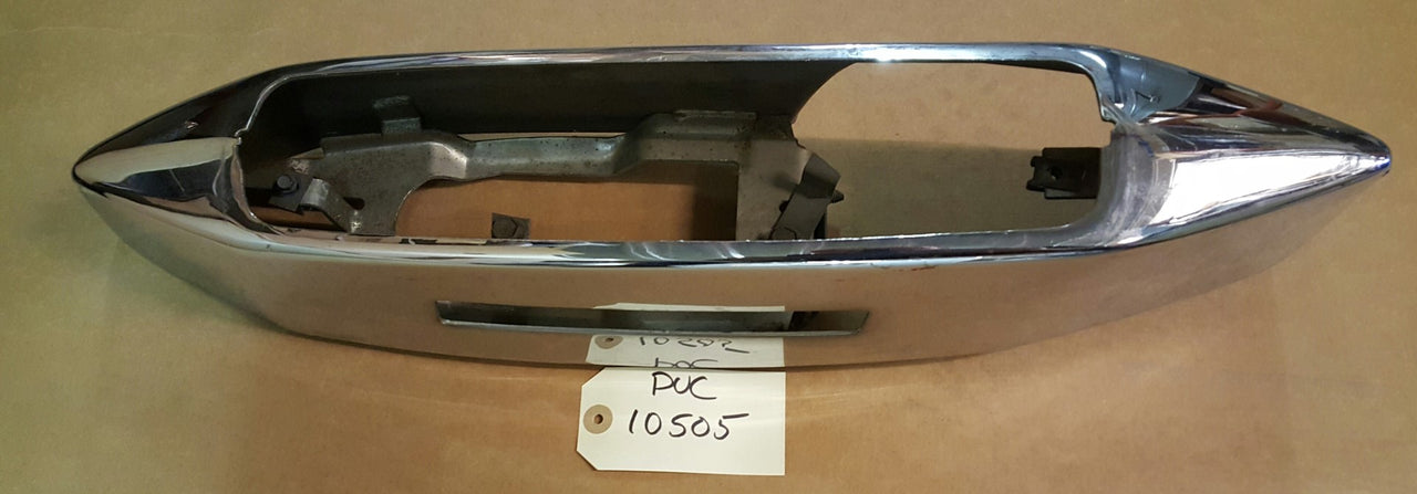 Cadillac Tail Lamp Bezel LH - PUC10505