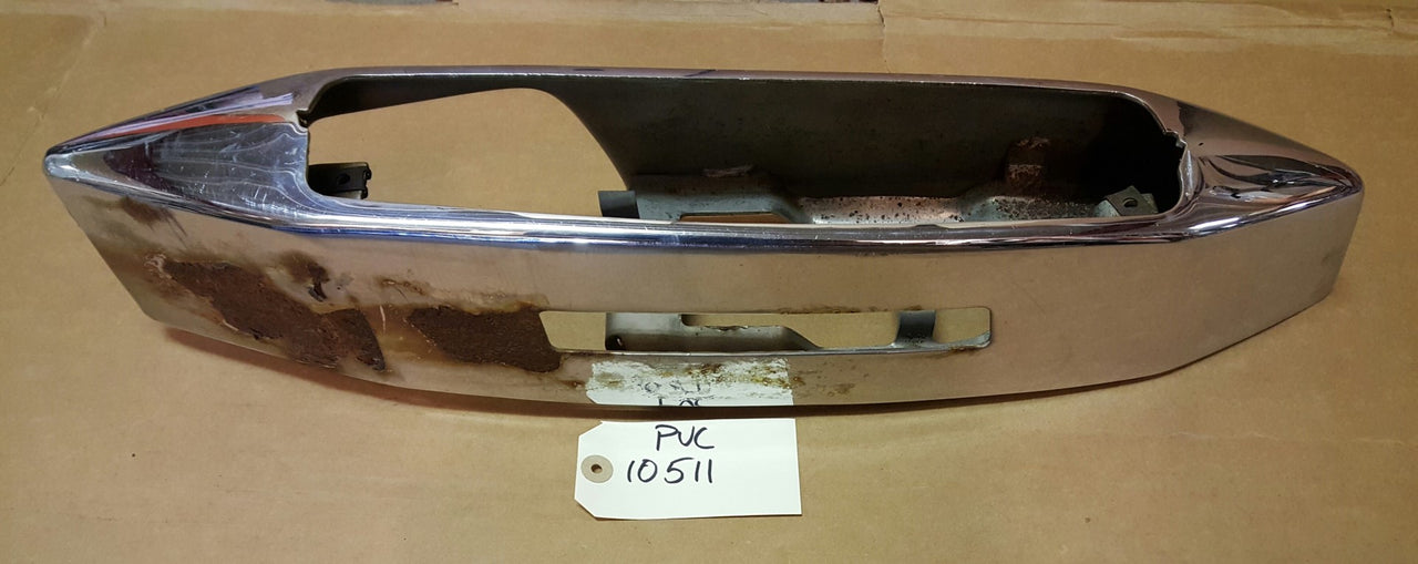 Cadillac Tail Lamp Bezel RH - PUC10511