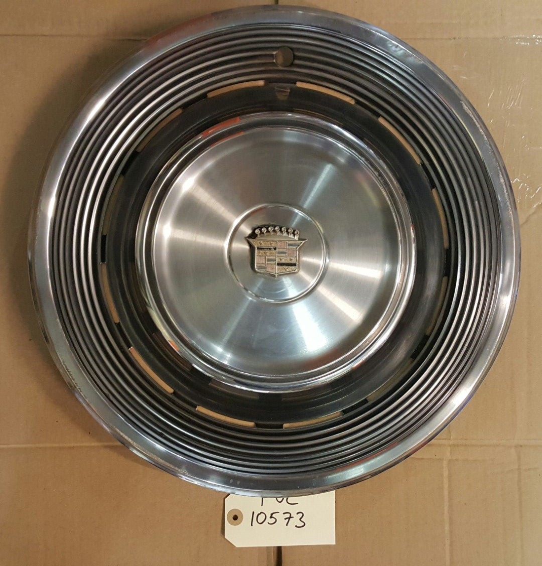 Cadillac Hub Cap - PUC105731