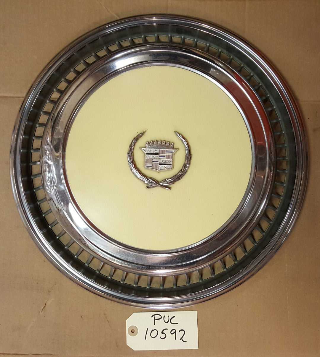 Cadillac Hub Cap Light Yellow - PUC10592