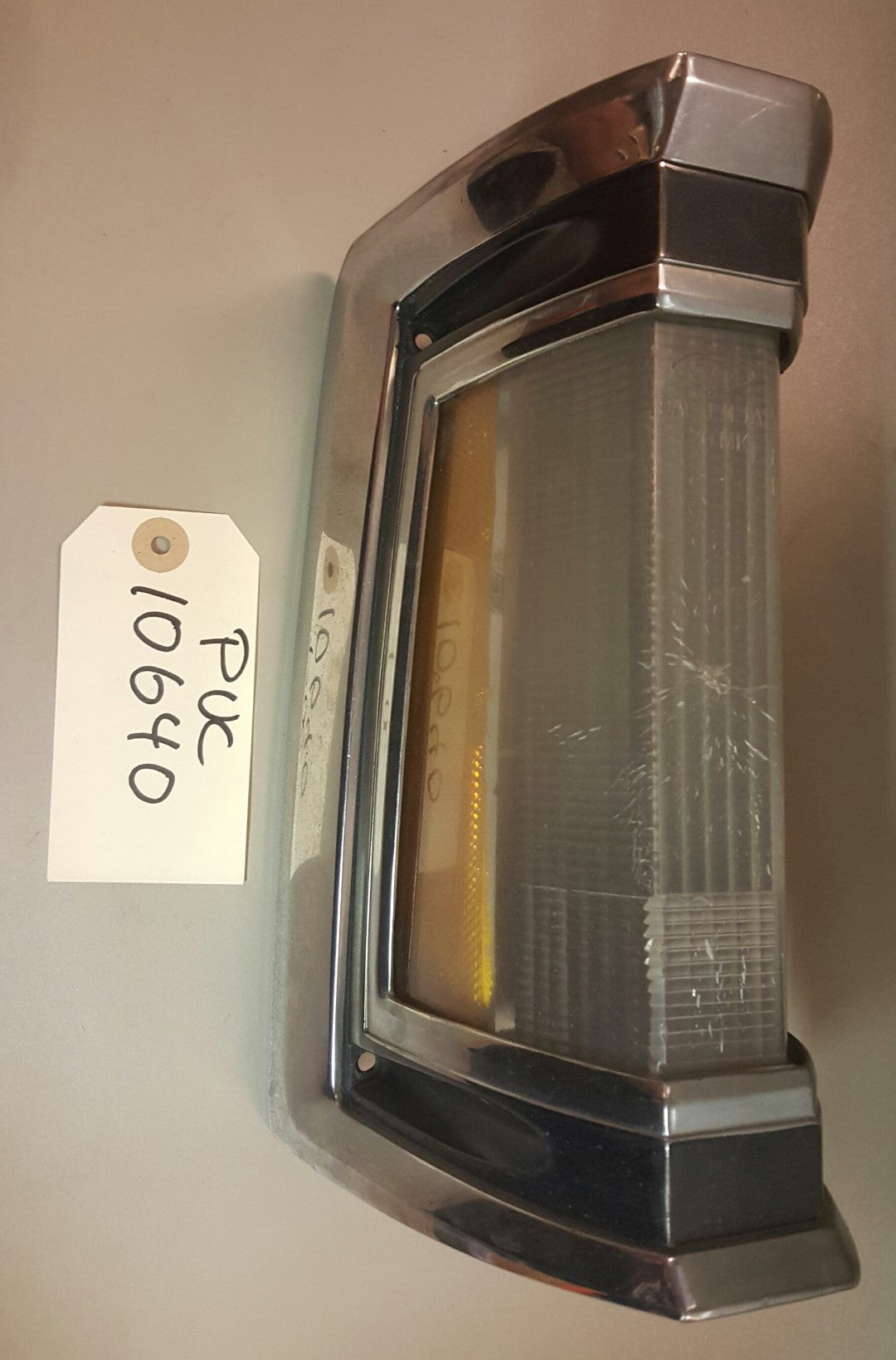 1970 Lincoln Mark VII  Park lamp RH - PUC10640