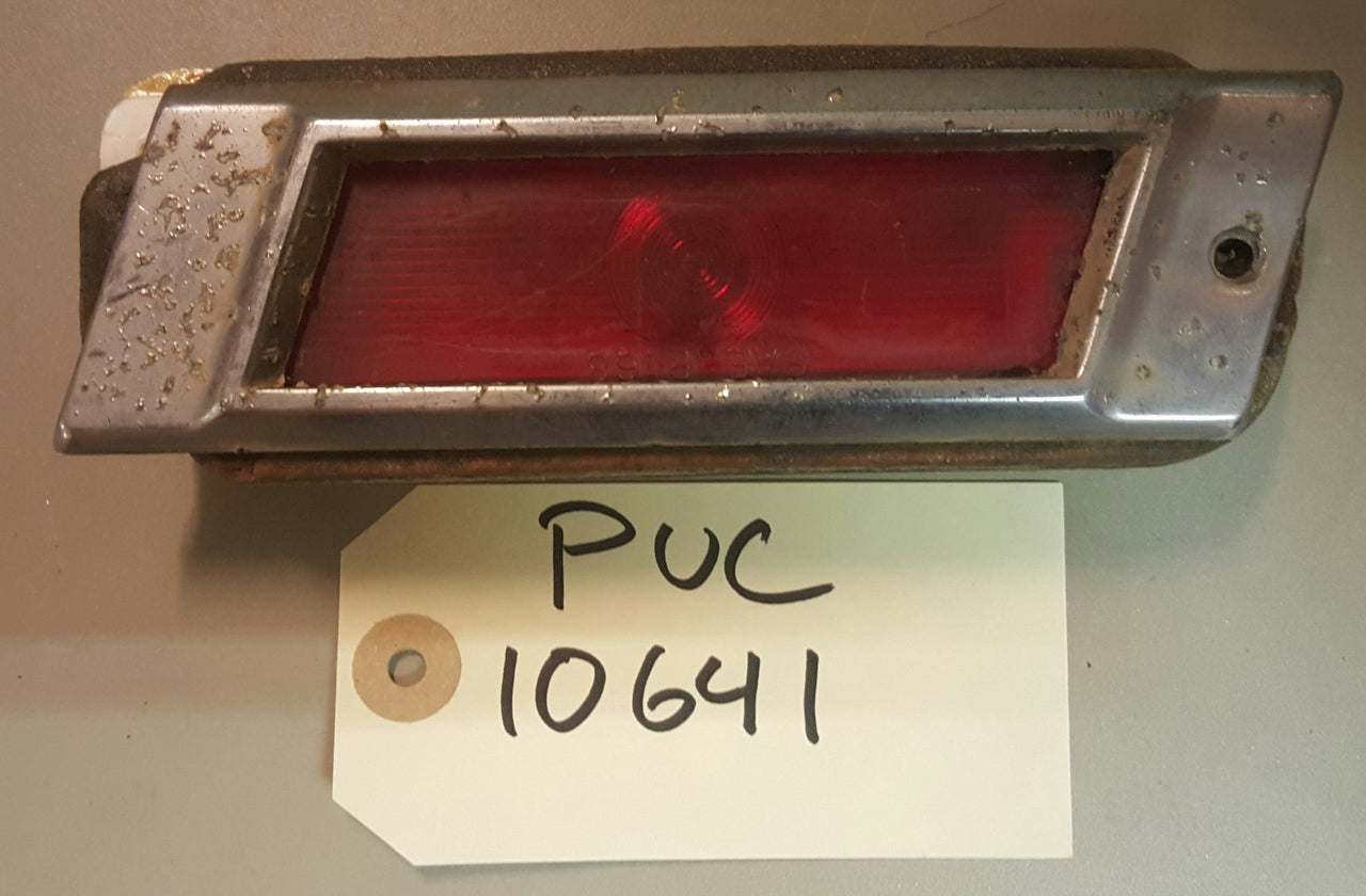 1968 Chevrolet Side Marker RH - PUC10641