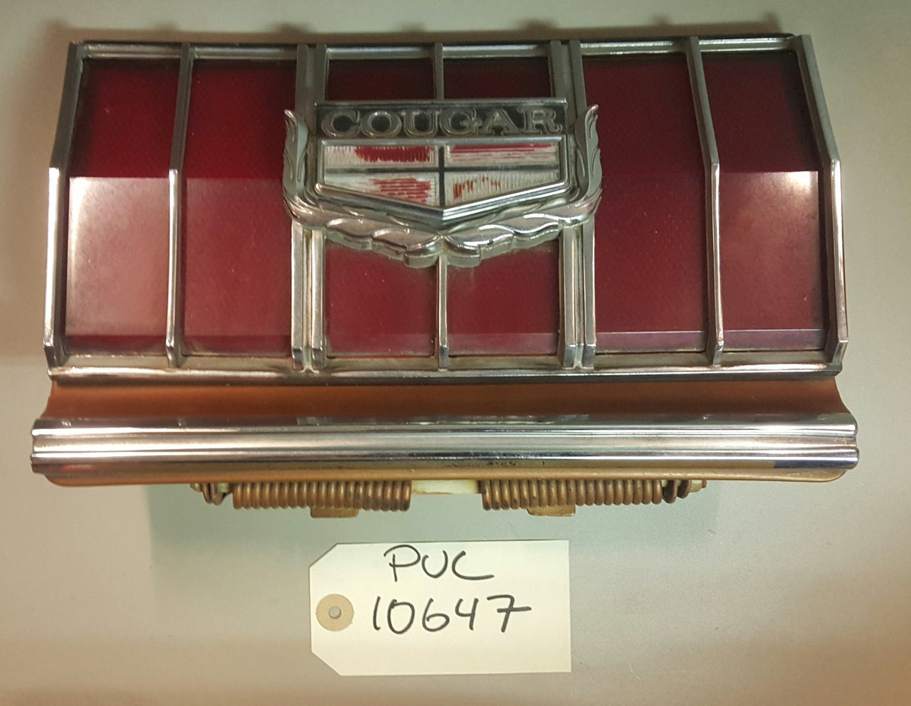 1974-76 Cougar Filler cap lid - PUC10647