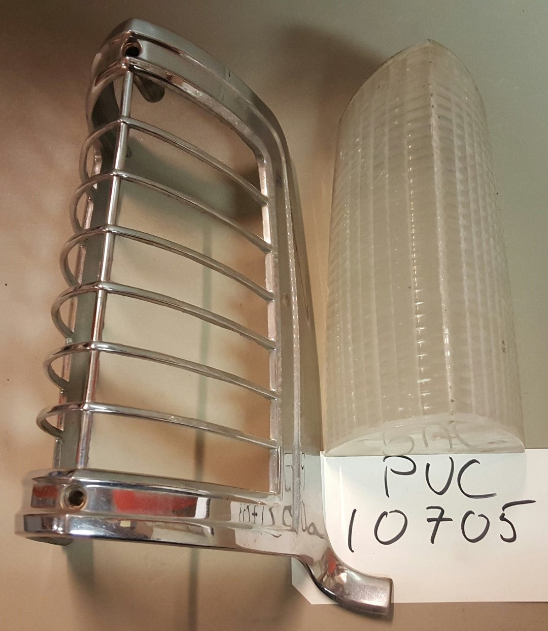 1973 Lincoln Cont. Front marker Grille+Lens RH - PUC10705