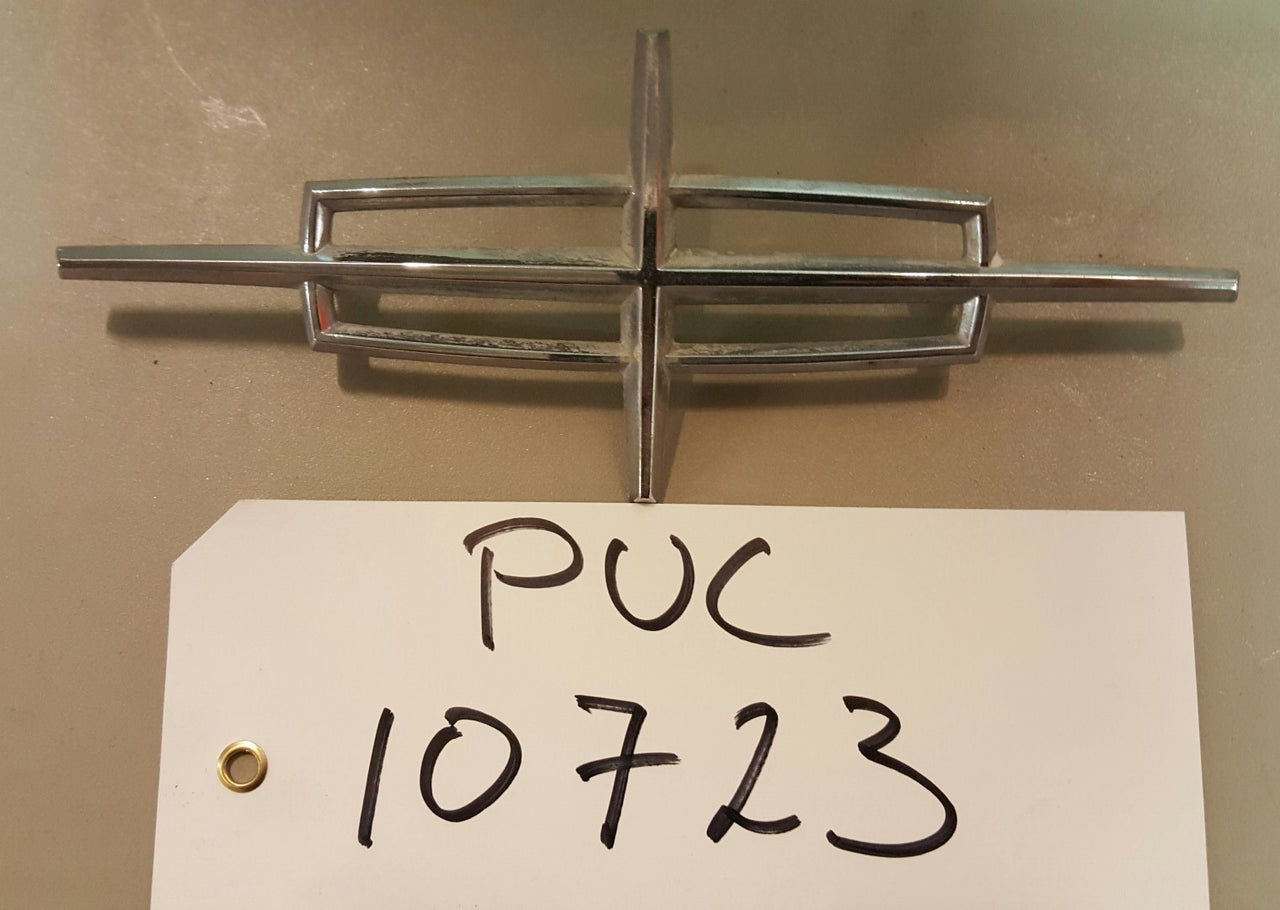 1966 Lincoln Fender Emblem - PUC10723