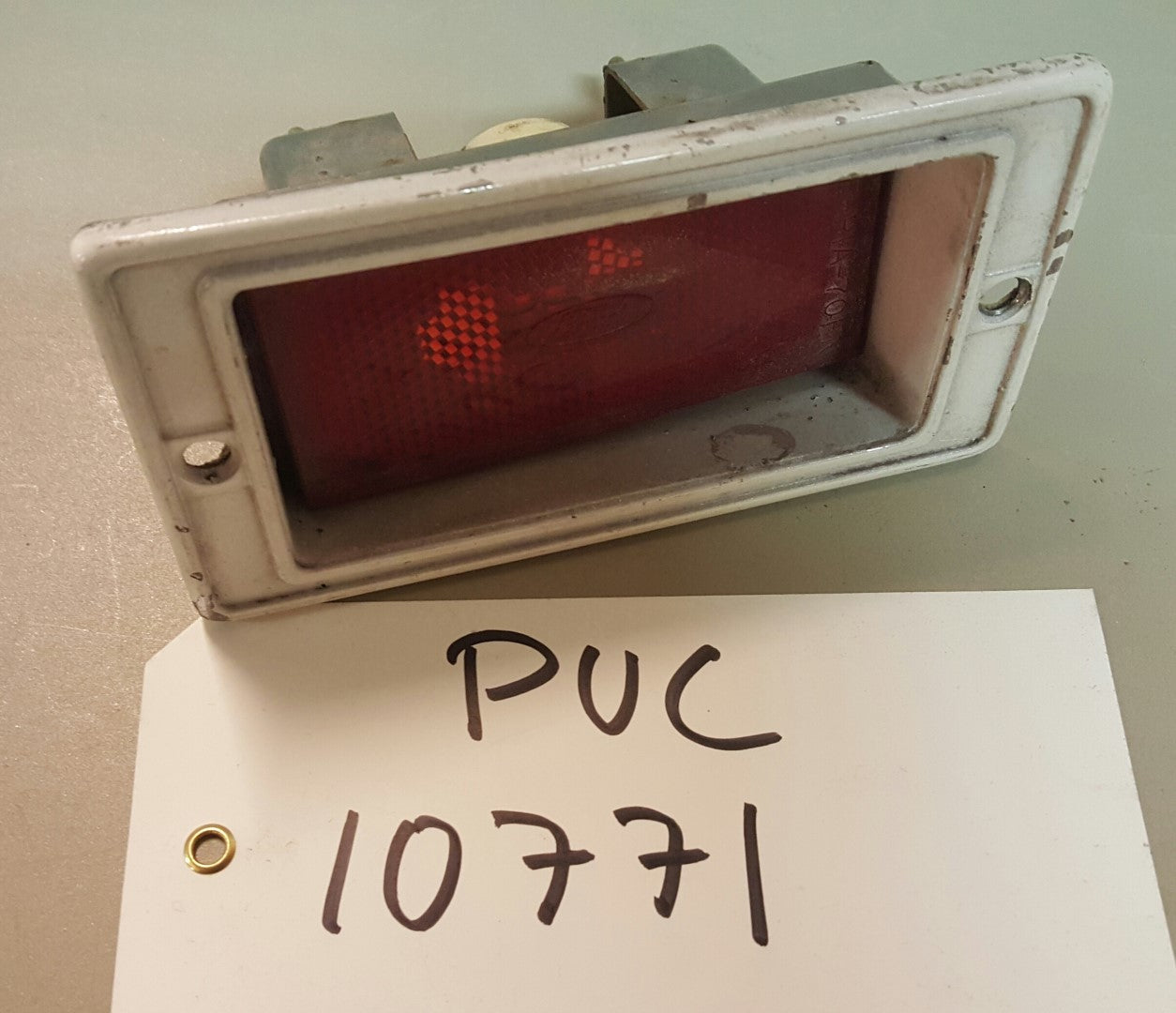 1970-71  Ford Torino side rear marker lights - PUC10771