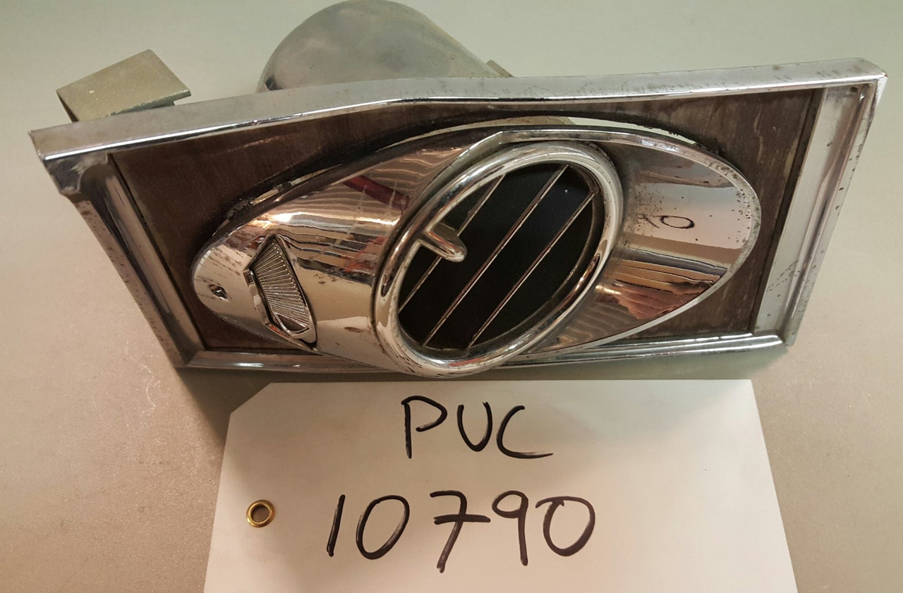 Air vent trim LH - PUC10790