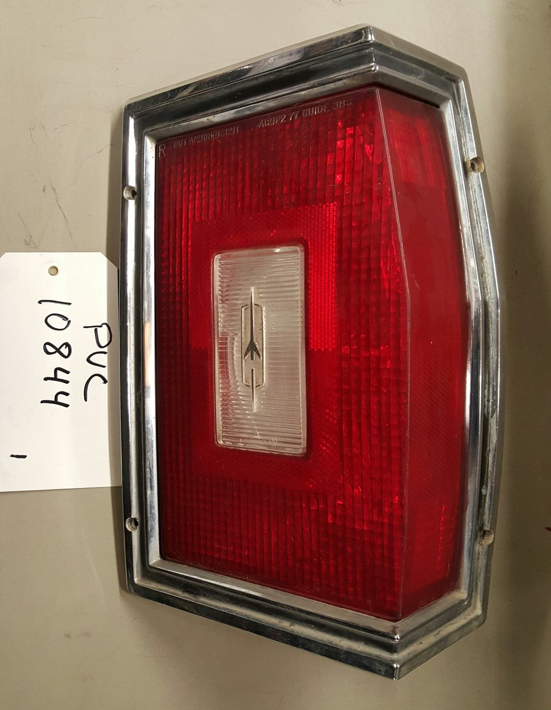 Tail lamp RH - PUC10844