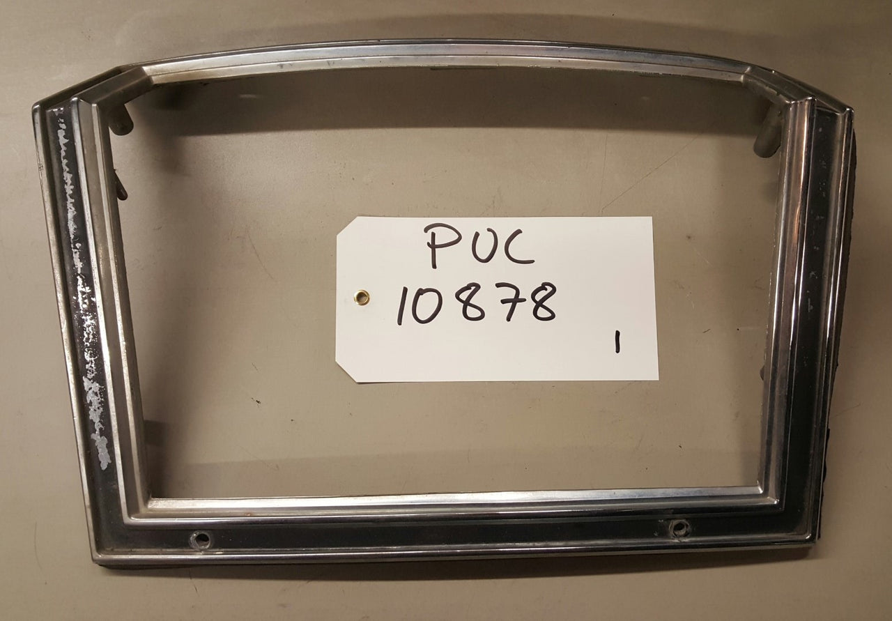 Bezel tail lamp - PUC10878