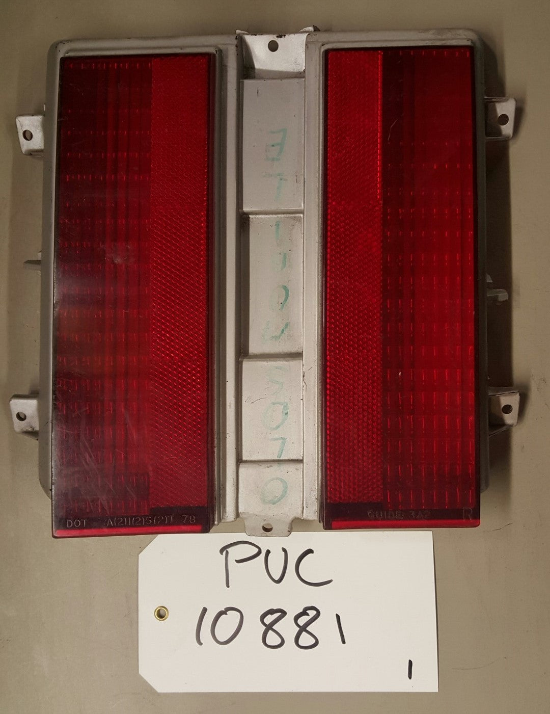 Tail lamp - PUC10881