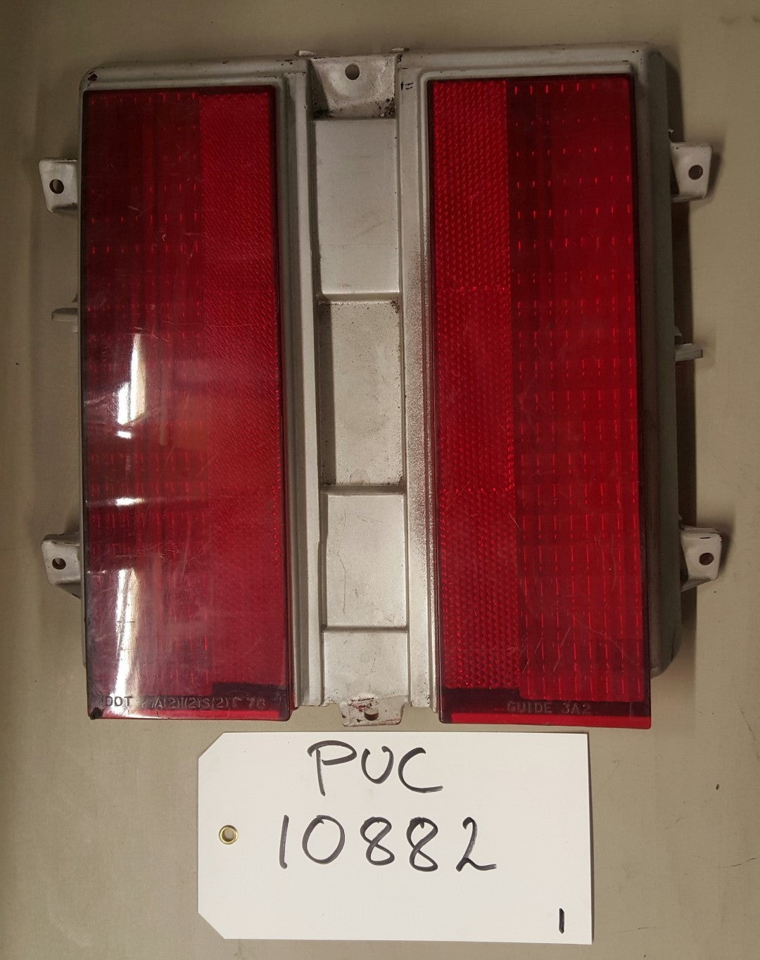 Tail lamp - PUC10882