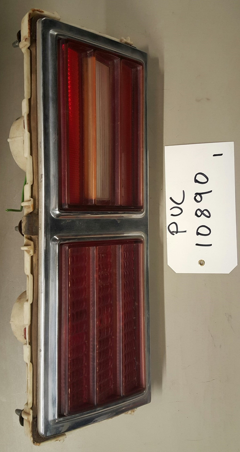 Tail lamp RH - PUC10890