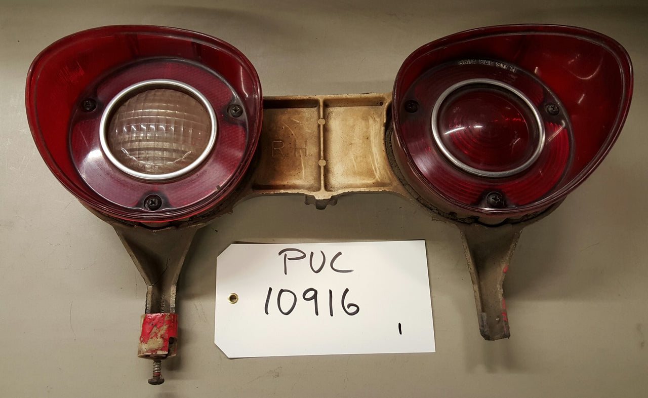 Tail lamp RH - PUC10916