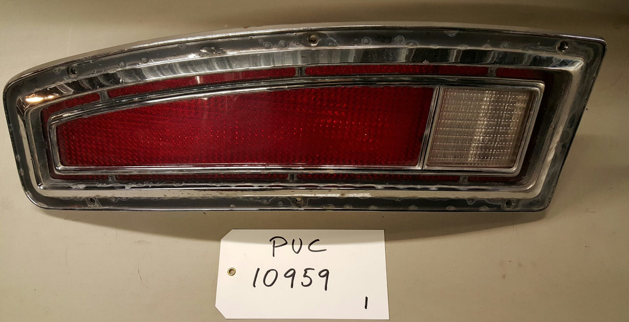 Tail lamp RH - PUC10959