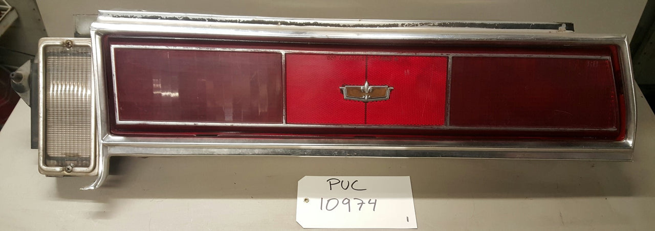 1977 Chevrolet Caprice  Tail lamp  RH - PUC10974