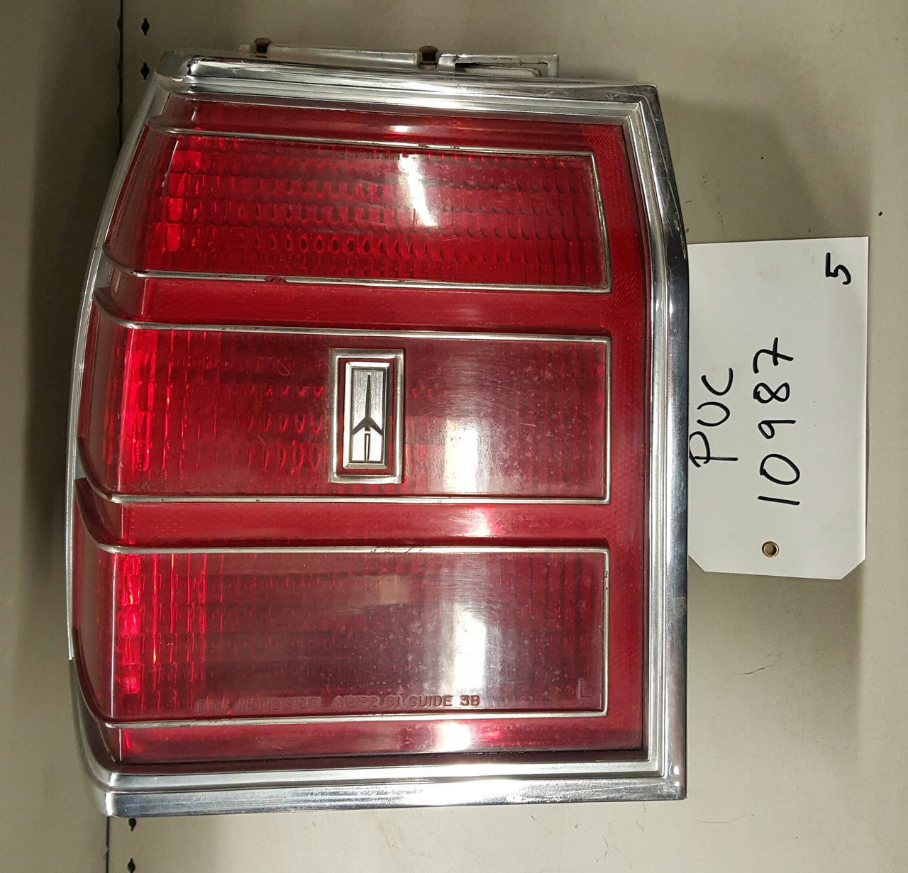 Oldsmobile Tail lamp LH - PUC10987