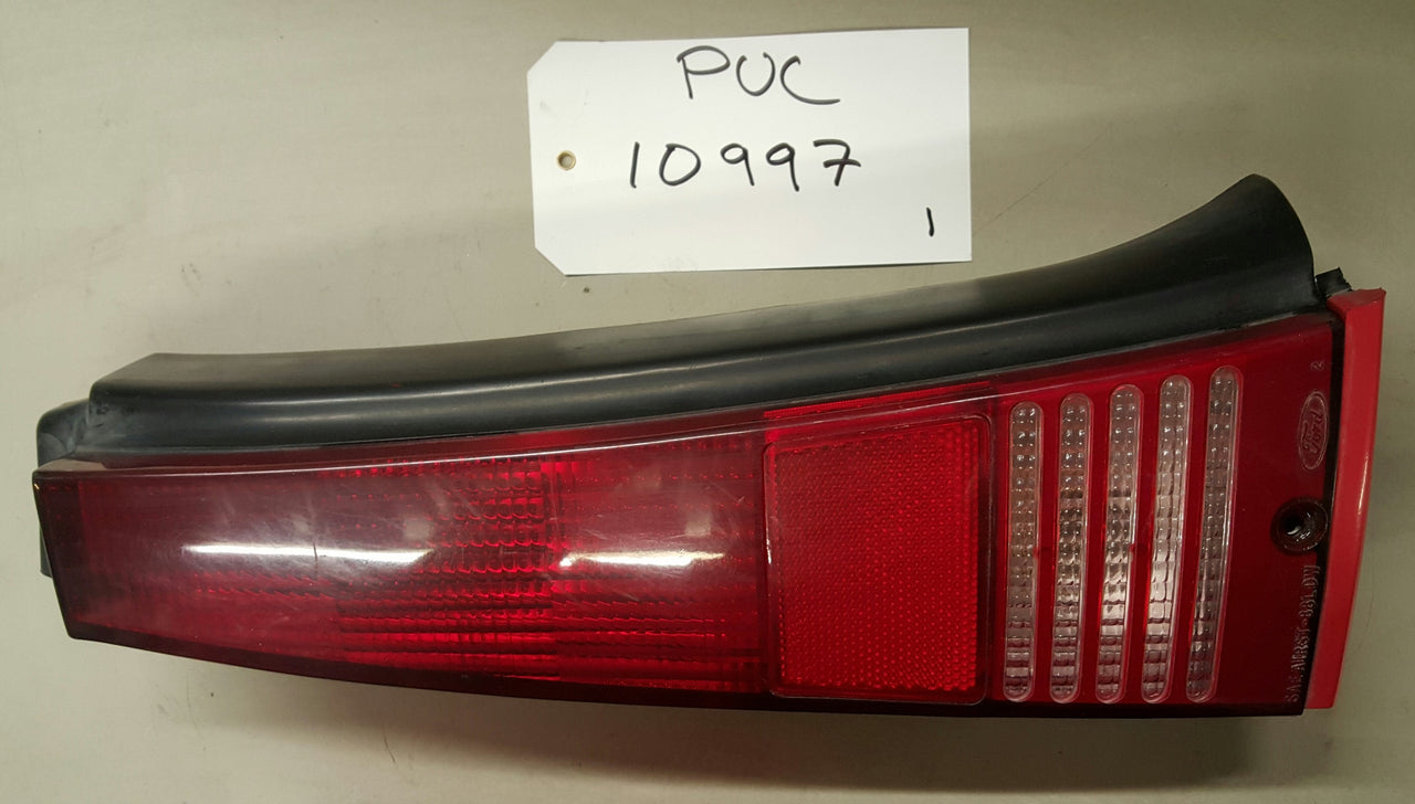Taurus stv Tail lamp LH - PUC10997