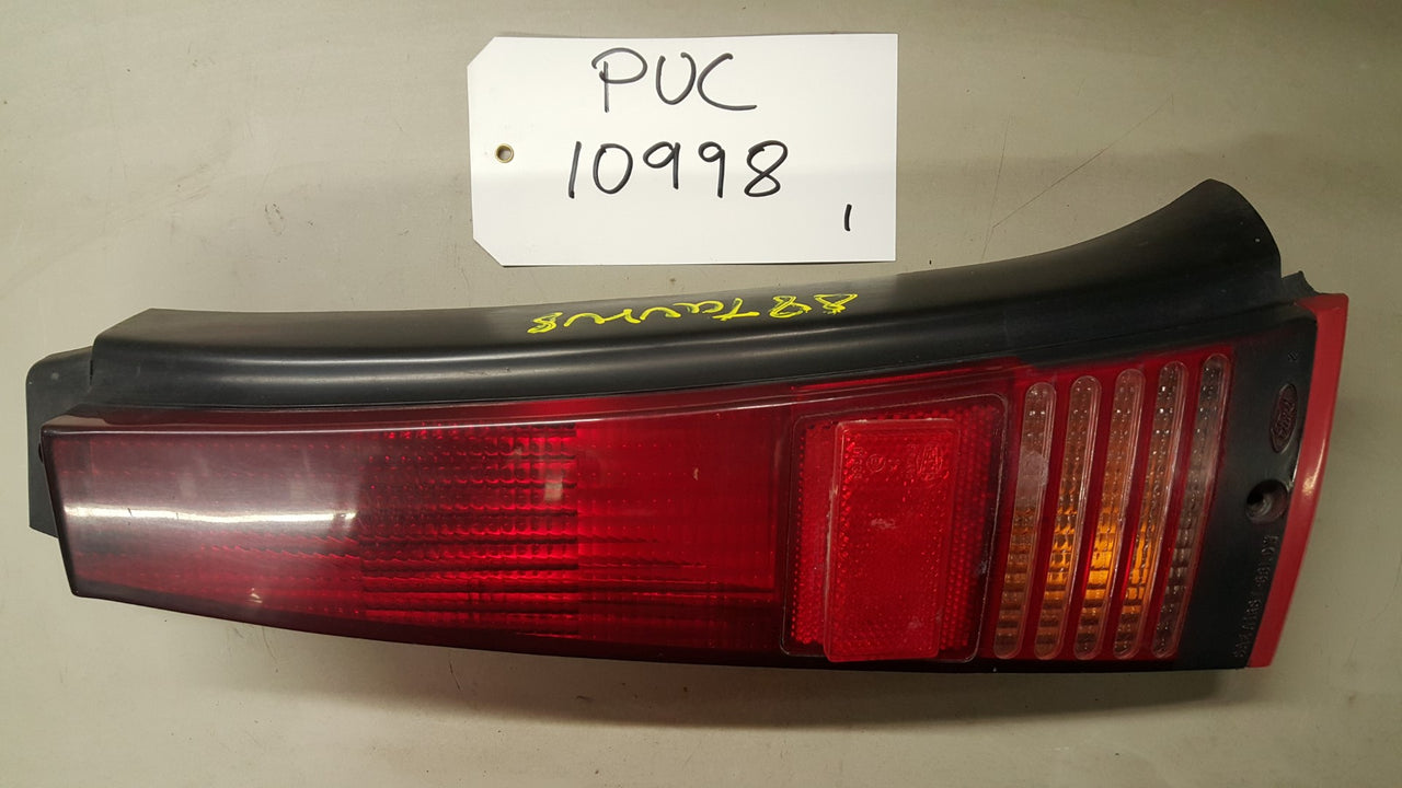 Taurus stv Tail lamp LH - PUC10998