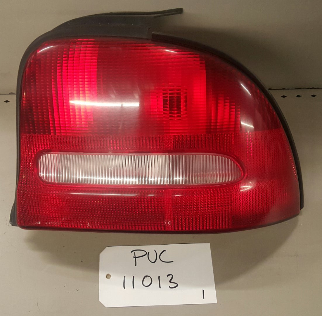 1995-99 Neon Tail lamp RH - PUC11013