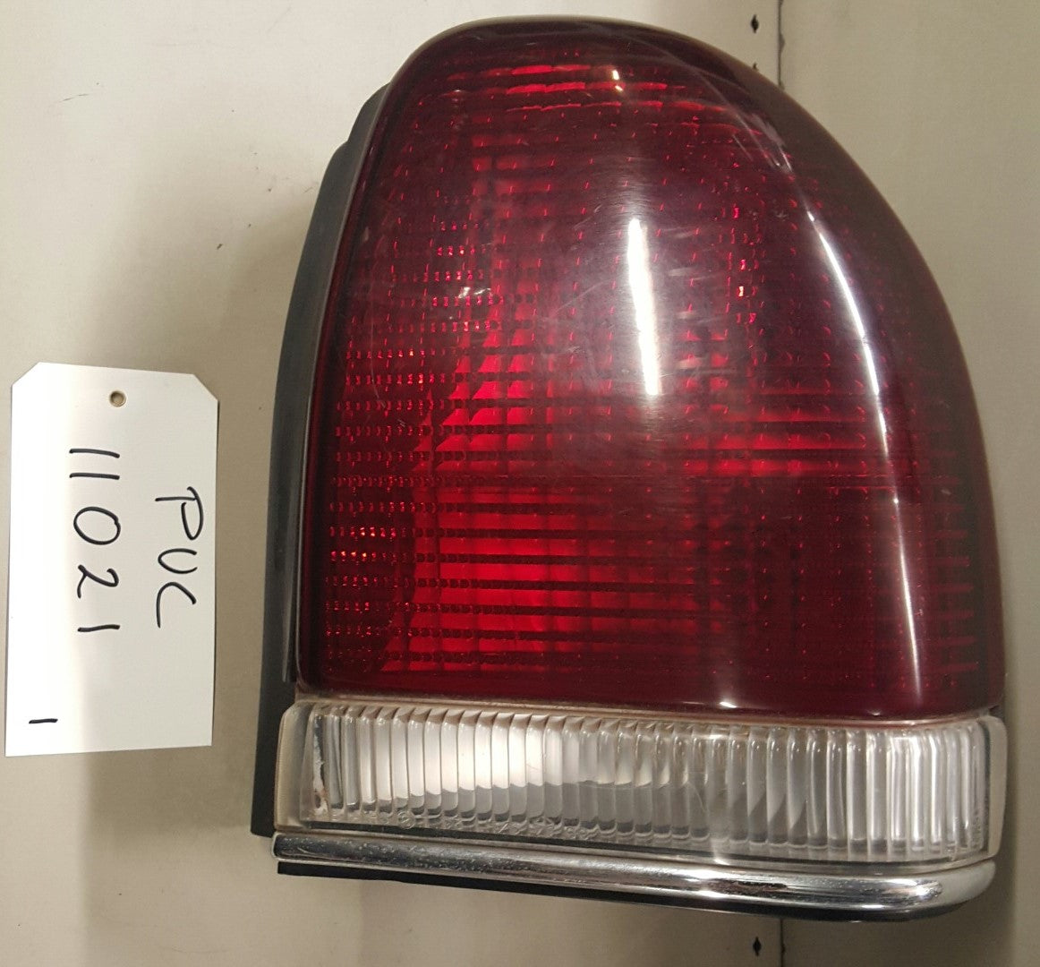 Tail lamp RH - PUC11021