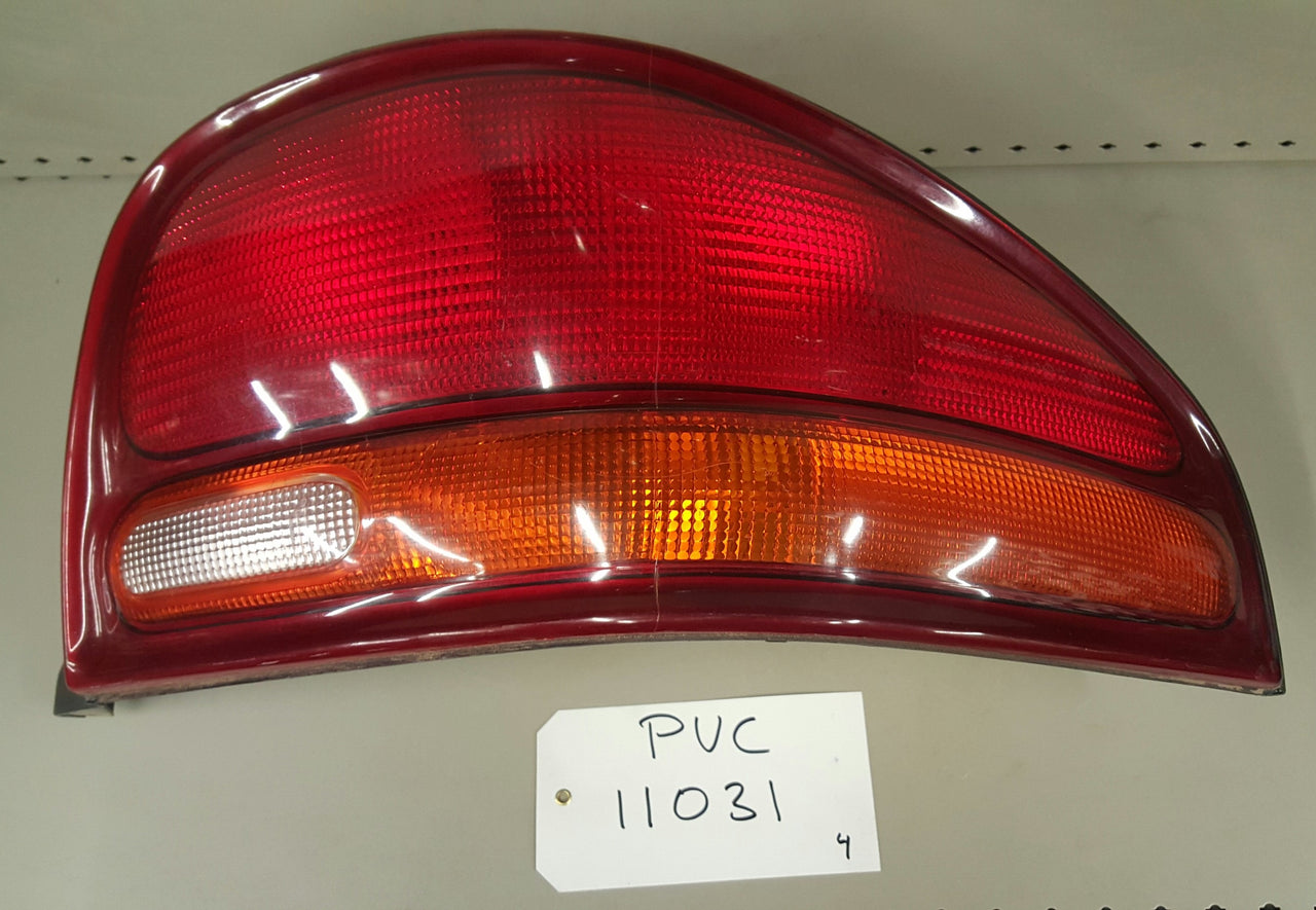 1995-00 Chrysler Stratus Tail lamp RH - PUC11031