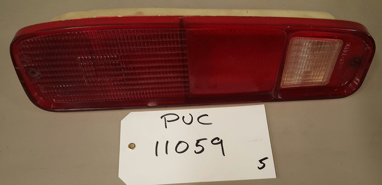 Tail lamp RH - PUC11059