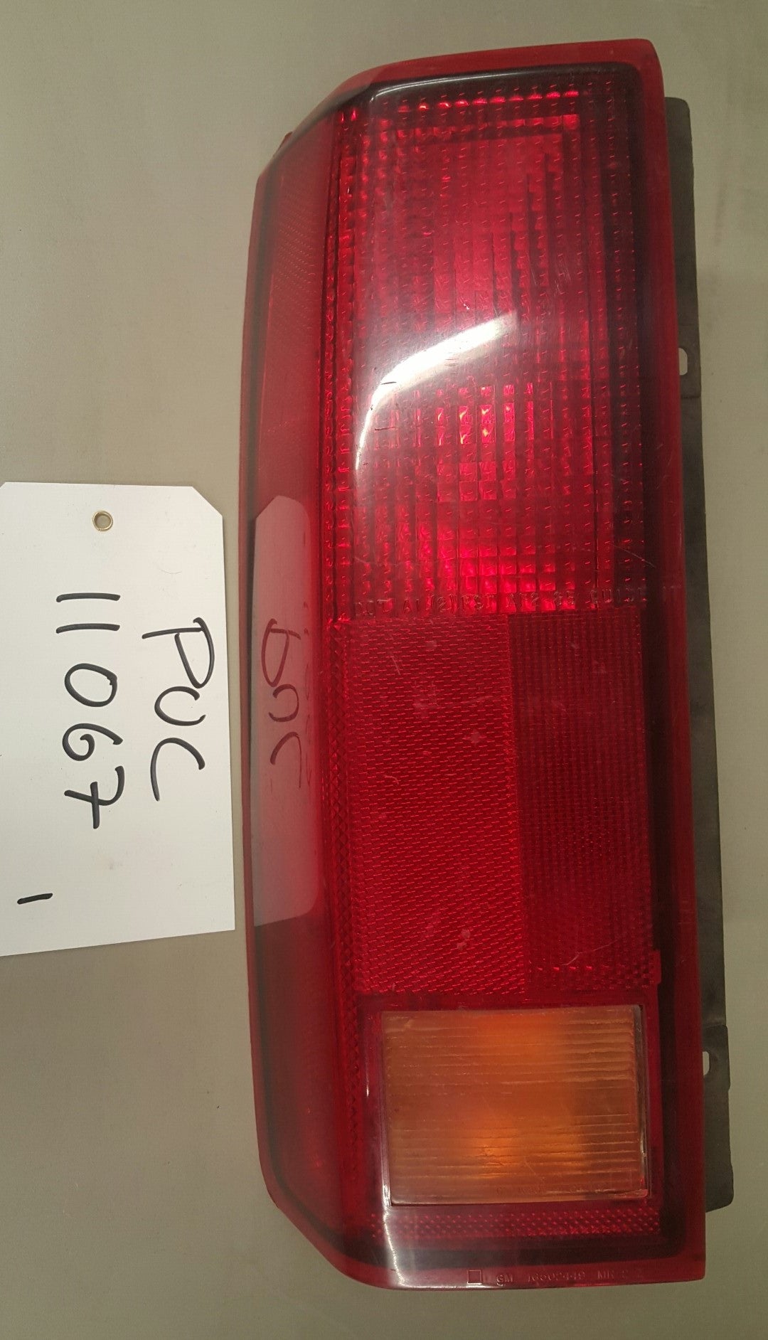 Tail lamp LH 85-05 Astro  - PUC11067