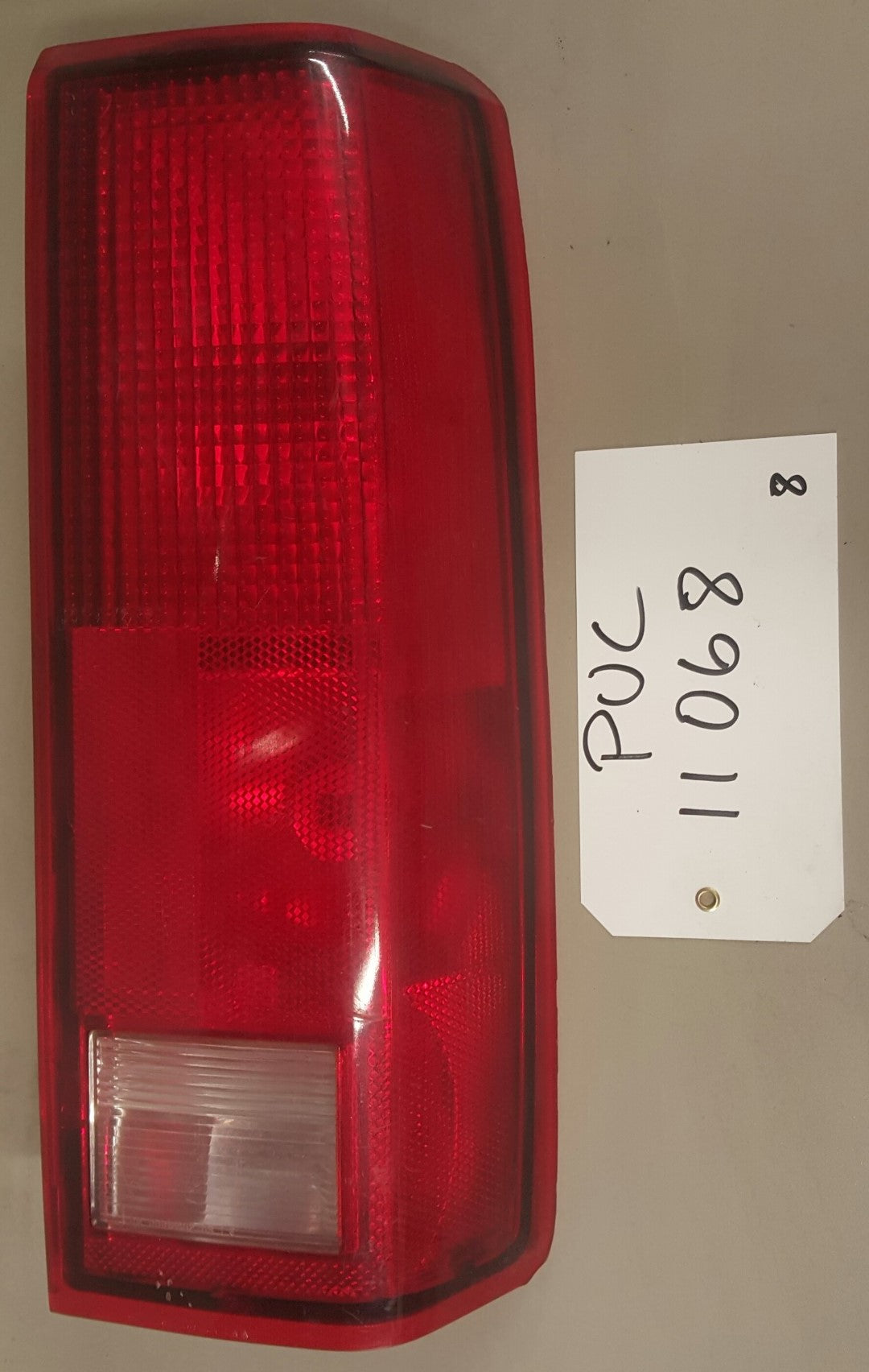 Tail lamp RH 85-05 Astro - PUC11068
